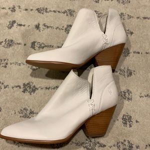 White Frye boots size 9.5 never worn